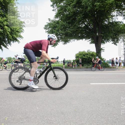 15.06.2025 - 7 Türme Triathlon Yannick Fuchs http://msf.ph/oto/7989241 15.06.2025 13:01:00 Radfahren 524, 545, 586, 642, 667, 774, 797, 872, 1028, 1091, 1132 meine-sportfotos.de