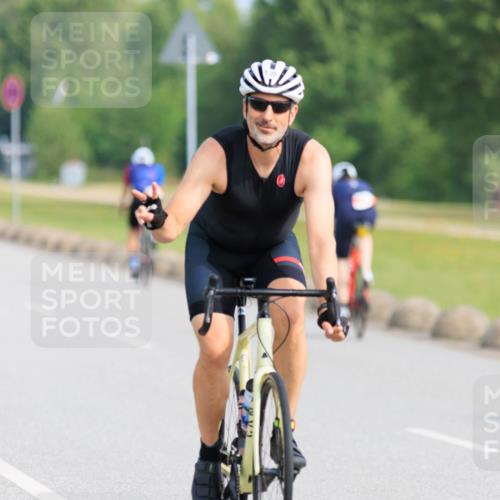 15.06.2025 - 27. Vierlanden-Triathlon H.Heesch http://msf.ph/oto/7989251 15.06.2025 09:32:59 Radfahren 48, 125, 161, 235, 239 meine-sportfotos.de