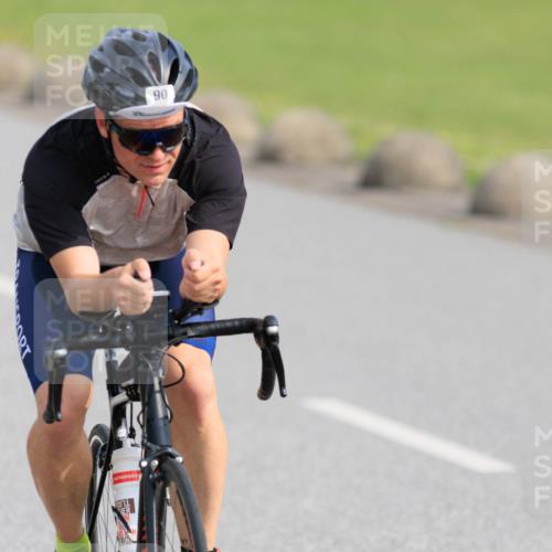 15.06.2025 - 27. Vierlanden-Triathlon H.Heesch http://msf.ph/oto/7989287 15.06.2025 09:33:44 Radfahren 90, 97, 150 meine-sportfotos.de