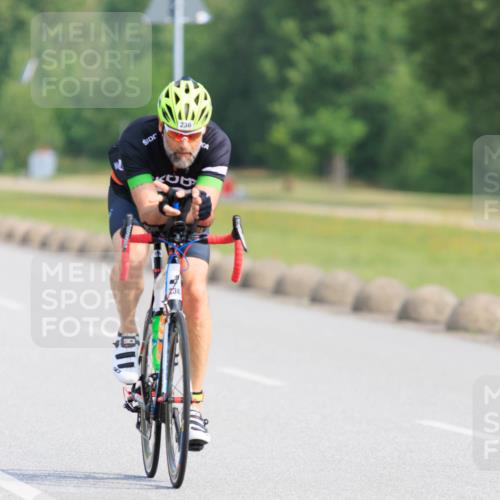 15.06.2025 - 27. Vierlanden-Triathlon H.Heesch http://msf.ph/oto/7989291 15.06.2025 09:34:06 Radfahren 236 meine-sportfotos.de