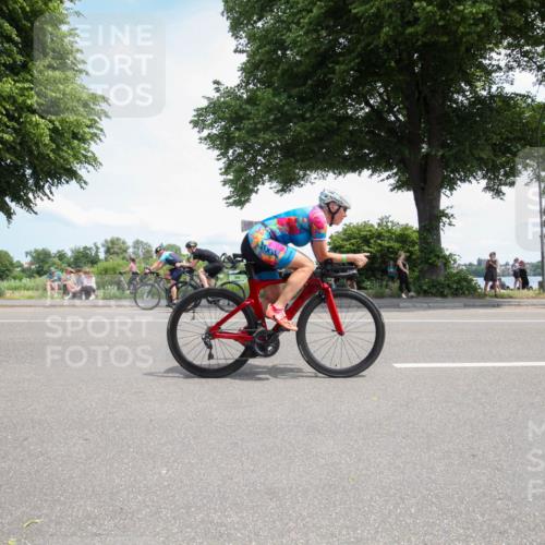 15.06.2025 - 7 Türme Triathlon Yannick Fuchs http://msf.ph/oto/7989293 15.06.2025 13:01:56 Radfahren 355, 453, 456, 554, 644, 709, 857, 986, 1074, 1074, 1114 meine-sportfotos.de