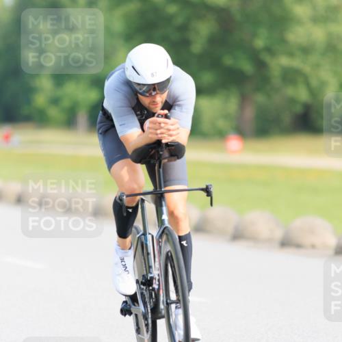15.06.2025 - 27. Vierlanden-Triathlon H.Heesch http://msf.ph/oto/7989311 15.06.2025 09:34:25 Radfahren 87, 188 meine-sportfotos.de
