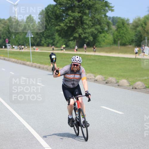 21.06.2025 - 27. Vierlanden-Triathlon H.Heesch http://msf.ph/oto/7989328 15.06.2025 11:46:57 Radfahren 647, 710, 734, 801, 831 meine-sportfotos.de