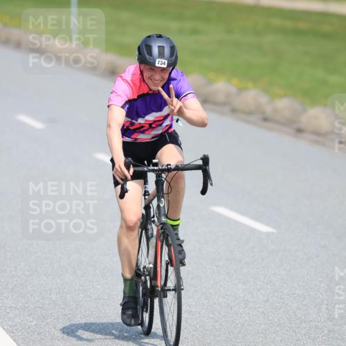 21.06.2025 - 27. Vierlanden-Triathlon H.Heesch http://msf.ph/oto/7989356 15.06.2025 11:47:04 Radfahren 647, 696, 710, 722, 734, 763, 831 meine-sportfotos.de