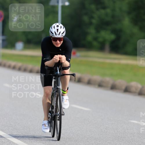 15.06.2025 - 27. Vierlanden-Triathlon H.Heesch http://msf.ph/oto/7989359 15.06.2025 09:36:38 Radfahren 10, 144 meine-sportfotos.de