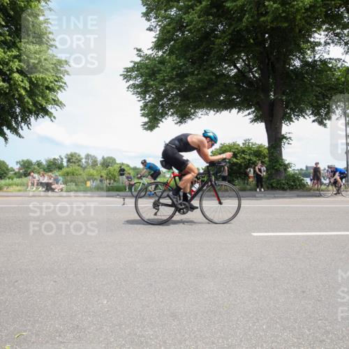15.06.2025 - 7 Türme Triathlon Yannick Fuchs http://msf.ph/oto/7989379 15.06.2025 13:03:07 Radfahren 194, 652, 798, 826, 953, 1085, 1106, 1139, 1180 meine-sportfotos.de