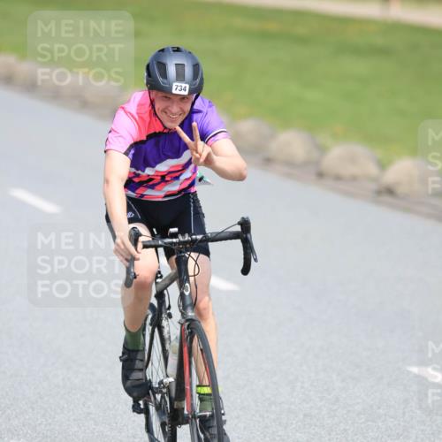 21.06.2025 - 27. Vierlanden-Triathlon H.Heesch http://msf.ph/oto/7989381 15.06.2025 11:47:04 Radfahren 647, 696, 710, 722, 734, 763, 831 meine-sportfotos.de