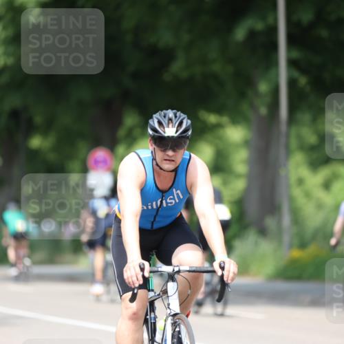 15.06.2025 - 7 Türme Triathlon Yannick Fuchs http://msf.ph/oto/7989399 15.06.2025 13:01:36 Radfahren 264, 393, 573, 621, 877, 901, 915, 971, 988, 1136, 1142, 1144, 1193 meine-sportfotos.de