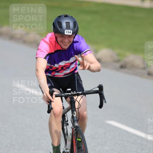 21.06.2025 - 27. Vierlanden-Triathlon H.Heesch http://msf.ph/oto/7989409 15.06.2025 11:47:04 Radfahren 647, 696, 710, 722, 734, 763, 831 meine-sportfotos.de