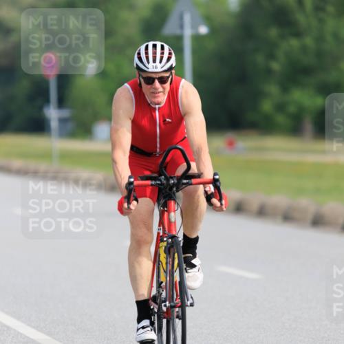 15.06.2025 - 27. Vierlanden-Triathlon H.Heesch http://msf.ph/oto/7989416 15.06.2025 09:37:30 Radfahren 16, 25, 46, 133, 207 meine-sportfotos.de