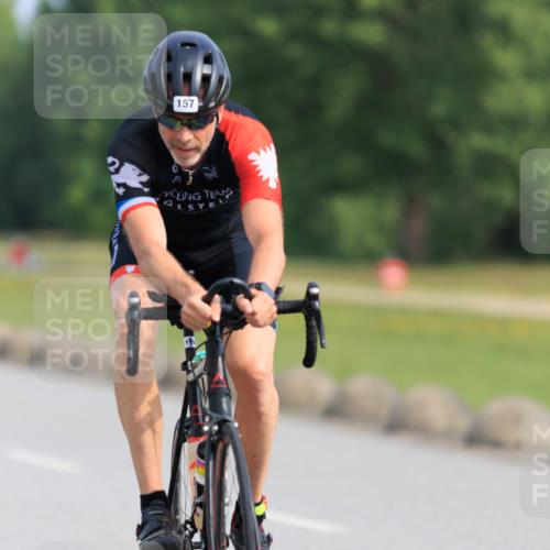 15.06.2025 - 27. Vierlanden-Triathlon H.Heesch http://msf.ph/oto/7989452 15.06.2025 09:37:41 Radfahren 32, 157, 174 meine-sportfotos.de
