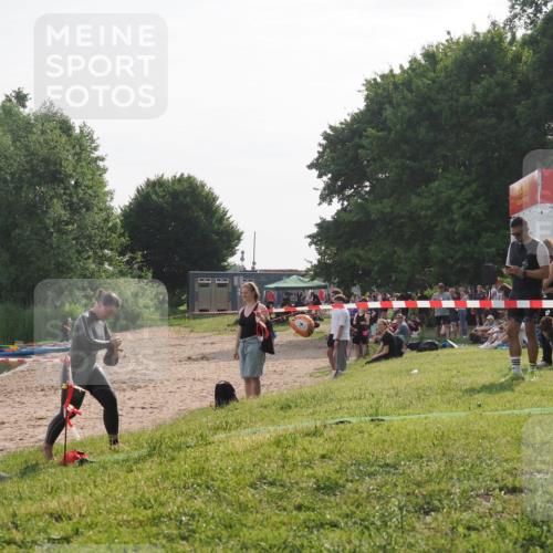 15.06.2025 - 27. Vierlanden-Triathlon KatJ http://msf.ph/oto/7989507 15.06.2025 09:08:59 Schwimmen 199 meine-sportfotos.de