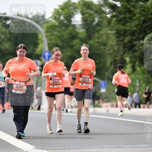 15.06.2025 - REWE Women's Run Dr. Thomas Lammeyer http://msf.ph/oto/7989509 15.06.2025 10:49:20 Laufen 5287, 5331, 4, 5312 meine-sportfotos.de