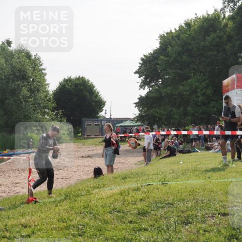 15.06.2025 - 27. Vierlanden-Triathlon KatJ http://msf.ph/oto/7989516 15.06.2025 09:08:59 Schwimmen 199 meine-sportfotos.de
