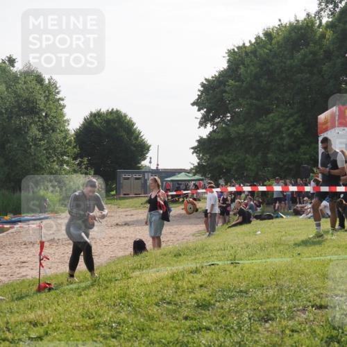 15.06.2025 - 27. Vierlanden-Triathlon KatJ http://msf.ph/oto/7989536 15.06.2025 09:08:59 Schwimmen 199 meine-sportfotos.de