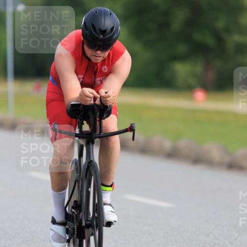 15.06.2025 - 27. Vierlanden-Triathlon H.Heesch http://msf.ph/oto/7989548 15.06.2025 09:39:03 Radfahren 108 meine-sportfotos.de