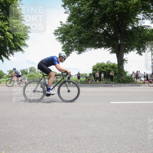 15.06.2025 - 7 Türme Triathlon Yannick Fuchs http://msf.ph/oto/7989550 15.06.2025 13:04:55 Radfahren 464, 474, 502, 944, 1007, 1082 meine-sportfotos.de