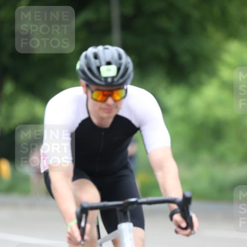 15.06.2025 - 7 Türme Triathlon Yannick Fuchs http://msf.ph/oto/7989558 15.06.2025 11:48:31 Radfahren 257, 291 meine-sportfotos.de