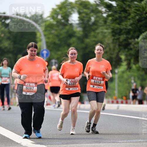 15.06.2025 - REWE Women's Run Dr. Thomas Lammeyer http://msf.ph/oto/7989560 15.06.2025 10:49:21 Laufen 5287, 6331, 5312 meine-sportfotos.de