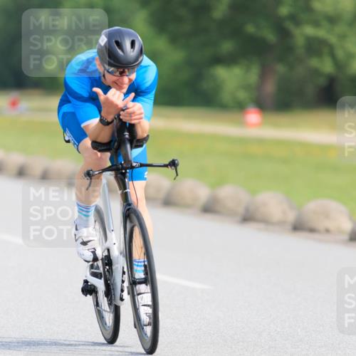 15.06.2025 - 27. Vierlanden-Triathlon H.Heesch http://msf.ph/oto/7989579 15.06.2025 09:40:44 Radfahren 14, 242 meine-sportfotos.de