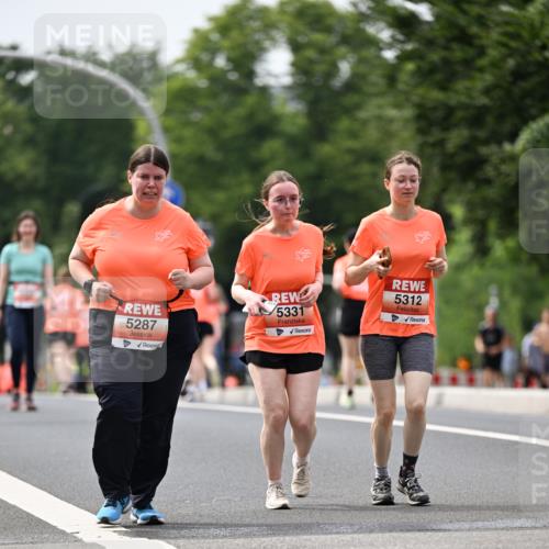15.06.2025 - REWE Women's Run Dr. Thomas Lammeyer http://msf.ph/oto/7989588 15.06.2025 10:49:22 Laufen 5287, 5331, 5312 meine-sportfotos.de