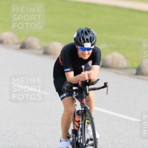 15.06.2025 - 27. Vierlanden-Triathlon H.Heesch http://msf.ph/oto/7989600 15.06.2025 09:41:14 Radfahren 36, 217, 227 meine-sportfotos.de