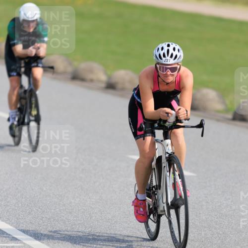 15.06.2025 - 27. Vierlanden-Triathlon H.Heesch http://msf.ph/oto/7989606 15.06.2025 09:41:16 Radfahren 36, 217, 227 meine-sportfotos.de