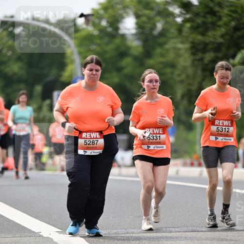15.06.2025 - REWE Women's Run Dr. Thomas Lammeyer http://msf.ph/oto/7989607 15.06.2025 10:49:22 Laufen 5287, 5331, 5312 meine-sportfotos.de