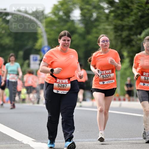 15.06.2025 - REWE Women's Run Dr. Thomas Lammeyer http://msf.ph/oto/7989640 15.06.2025 10:49:23 Laufen 5287, 5331, 531 meine-sportfotos.de