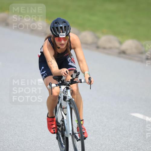 21.06.2025 - 27. Vierlanden-Triathlon H.Heesch http://msf.ph/oto/7989660 15.06.2025 11:47:31 Radfahren 649, 684, 847, 934 meine-sportfotos.de