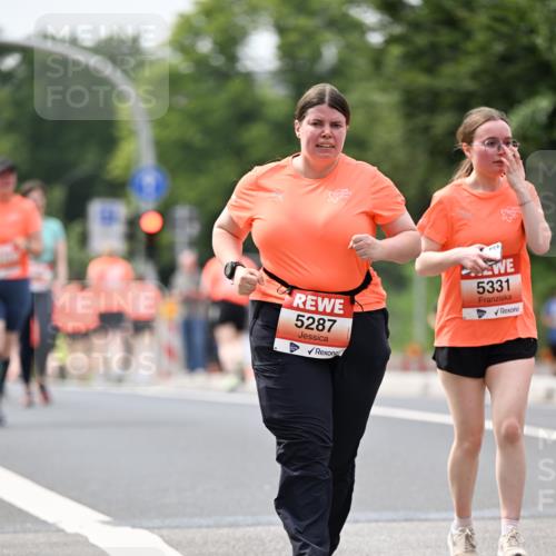 15.06.2025 - REWE Women's Run Dr. Thomas Lammeyer http://msf.ph/oto/7989676 15.06.2025 10:49:24 Laufen 5331, 5287 meine-sportfotos.de