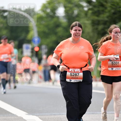 15.06.2025 - REWE Women's Run Dr. Thomas Lammeyer http://msf.ph/oto/7989682 15.06.2025 10:49:24 Laufen 5287, 5331 meine-sportfotos.de