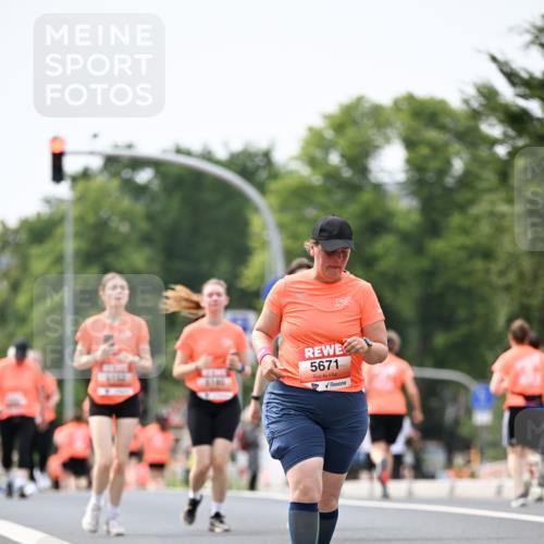 15.06.2025 - REWE Women's Run Dr. Thomas Lammeyer http://msf.ph/oto/7989692 15.06.2025 10:49:30 Laufen 5671 meine-sportfotos.de