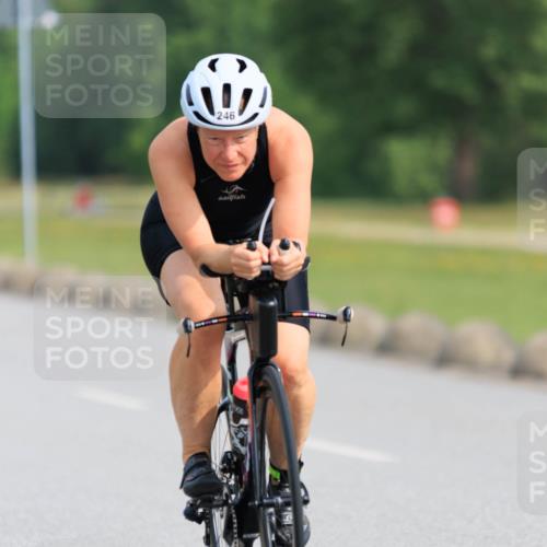 15.06.2025 - 27. Vierlanden-Triathlon H.Heesch http://msf.ph/oto/7989693 15.06.2025 09:42:05 Radfahren 234, 246 meine-sportfotos.de