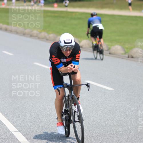 21.06.2025 - 27. Vierlanden-Triathlon H.Heesch http://msf.ph/oto/7989697 15.06.2025 11:47:40 Radfahren 82, 108, 709, 829, 847 meine-sportfotos.de