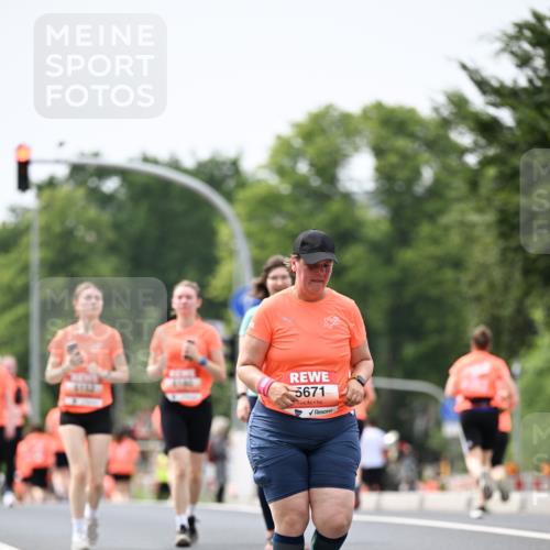 15.06.2025 - REWE Women's Run Dr. Thomas Lammeyer http://msf.ph/oto/7989704 15.06.2025 10:49:30 Laufen 5671 meine-sportfotos.de