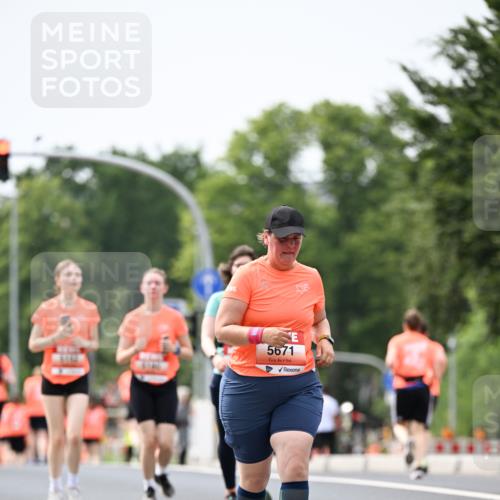 15.06.2025 - REWE Women's Run Dr. Thomas Lammeyer http://msf.ph/oto/7989707 15.06.2025 10:49:30 Laufen 5671 meine-sportfotos.de