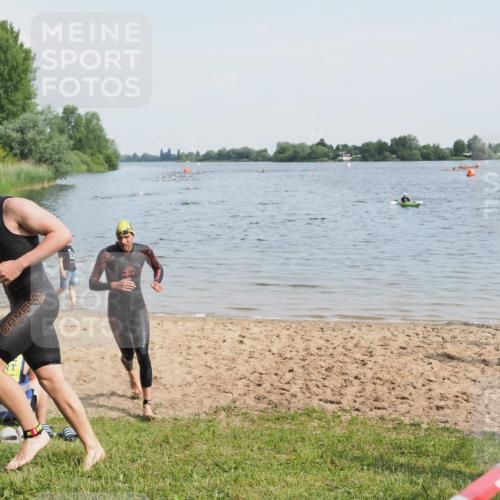 21.06.2025 - 27. Vierlanden-Triathlon MichiJ http://msf.ph/oto/7989721 15.06.2026 09:52:05 Schwimmen 282, 288, 292 meine-sportfotos.de
