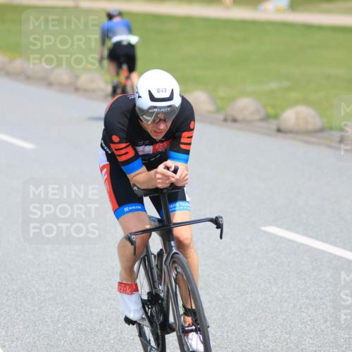 21.06.2025 - 27. Vierlanden-Triathlon H.Heesch http://msf.ph/oto/7989722 15.06.2025 11:47:40 Radfahren 82, 108, 709, 829, 847 meine-sportfotos.de