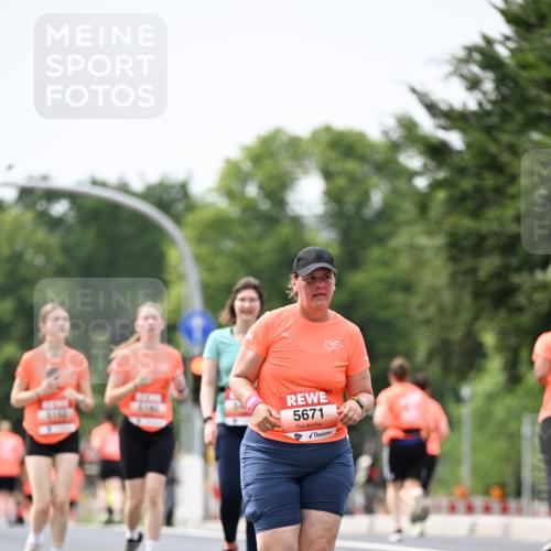 15.06.2025 - REWE Women's Run Dr. Thomas Lammeyer http://msf.ph/oto/7989723 15.06.2025 10:49:30 Laufen 5671 meine-sportfotos.de