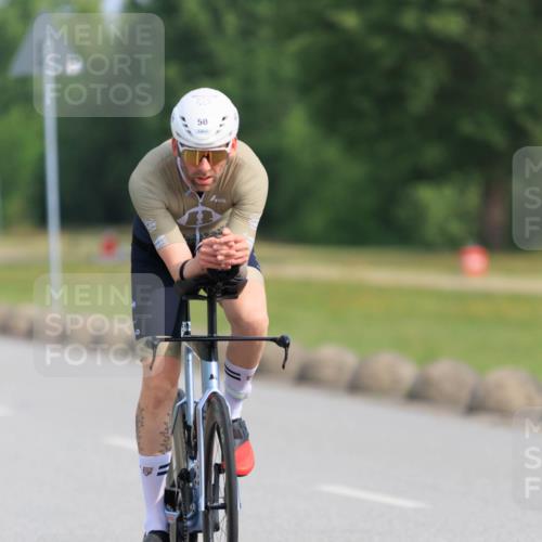 15.06.2025 - 27. Vierlanden-Triathlon H.Heesch http://msf.ph/oto/7989729 15.06.2025 09:42:14 Radfahren 50, 83, 158 meine-sportfotos.de