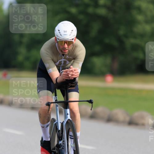 15.06.2025 - 27. Vierlanden-Triathlon H.Heesch http://msf.ph/oto/7989736 15.06.2025 09:42:15 Radfahren 50, 83, 158 meine-sportfotos.de