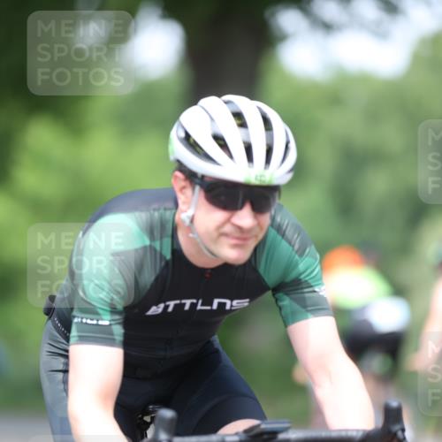 15.06.2025 - 7 Türme Triathlon Yannick Fuchs http://msf.ph/oto/7989748 15.06.2025 13:02:19 Radfahren 234, 398, 667, 1047, 1162 meine-sportfotos.de