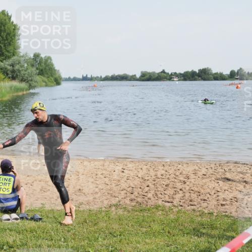 21.06.2025 - 27. Vierlanden-Triathlon MichiJ http://msf.ph/oto/7989760 15.06.2026 09:52:05 Schwimmen 282, 288, 292 meine-sportfotos.de