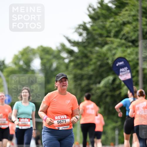 15.06.2025 - REWE Women's Run Dr. Thomas Lammeyer http://msf.ph/oto/7989769 15.06.2025 10:49:31 Laufen 5671 meine-sportfotos.de