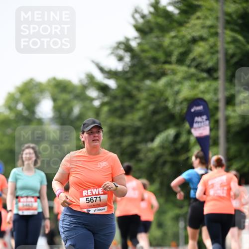 15.06.2025 - REWE Women's Run Dr. Thomas Lammeyer http://msf.ph/oto/7989772 15.06.2025 10:49:31 Laufen 5671 meine-sportfotos.de