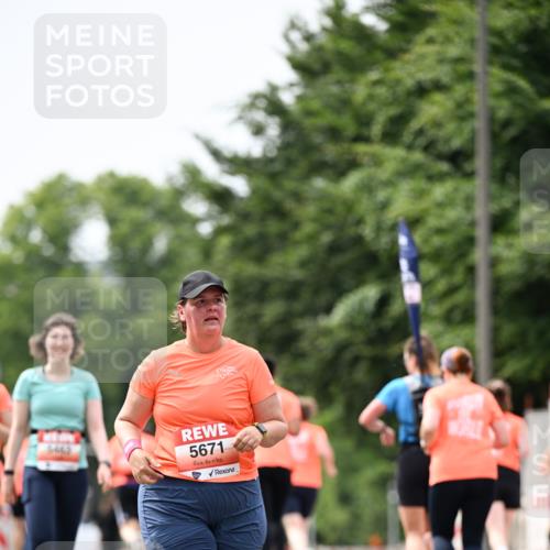 15.06.2025 - REWE Women's Run Dr. Thomas Lammeyer http://msf.ph/oto/7989780 15.06.2025 10:49:31 Laufen 5671 meine-sportfotos.de