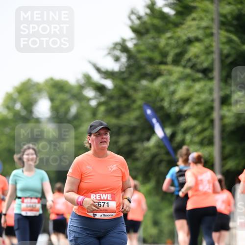 15.06.2025 - REWE Women's Run Dr. Thomas Lammeyer http://msf.ph/oto/7989788 15.06.2025 10:49:31 Laufen 671 meine-sportfotos.de
