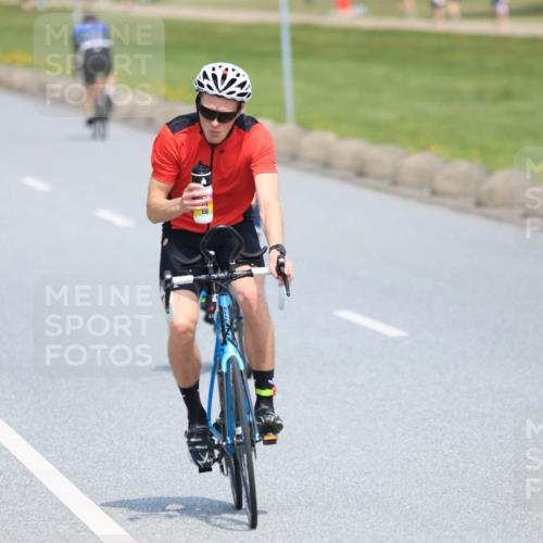 21.06.2025 - 27. Vierlanden-Triathlon H.Heesch http://msf.ph/oto/7989795 15.06.2025 11:47:45 Radfahren 82, 108, 706, 709, 829 meine-sportfotos.de