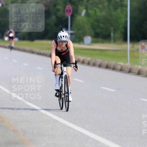 15.06.2025 - 27. Vierlanden-Triathlon H.Heesch http://msf.ph/oto/7989809 15.06.2025 09:43:00 Radfahren 25, 196, 220 meine-sportfotos.de